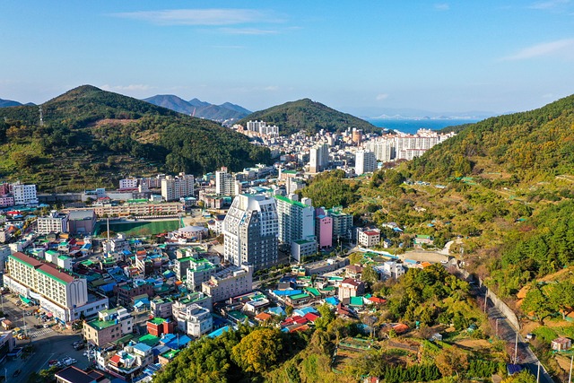  부산시 대형마트 의무 휴업일 평일 전환…지역 상권 활성화

 bbs_20240308103804.jpg